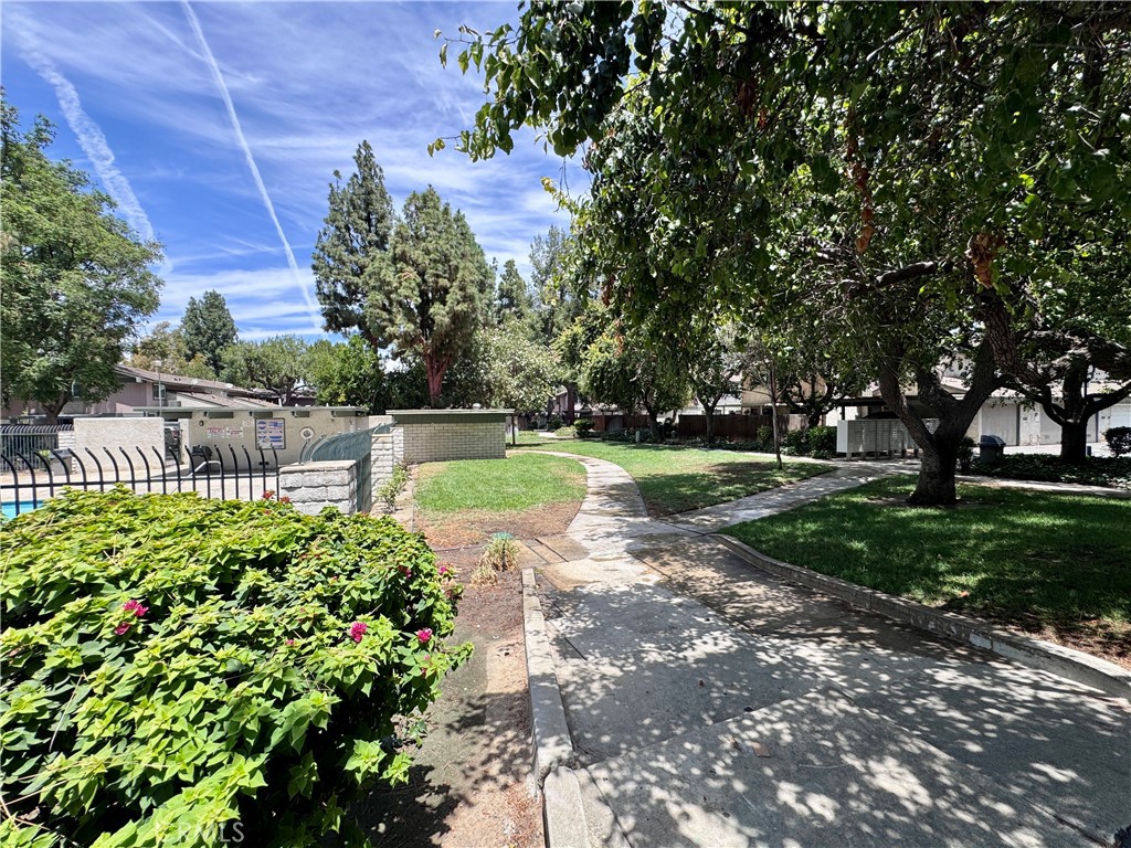 https://media.crmls.org/medias/1dcf04bf-03ca-4c17-ad86-35c0cf690ce7.jpg?preset=X-Large