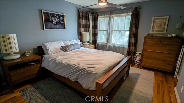 Detail Gallery Image 12 of 16 For 5120 Noble Ave, Sherman Oaks,  CA 91403 - 2 Beds | 1/1 Baths