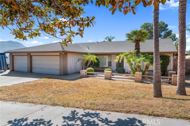 Detail Gallery Image 2 of 47 For 264 Loma Verde, Colton,  CA 92324 - 3 Beds | 2 Baths