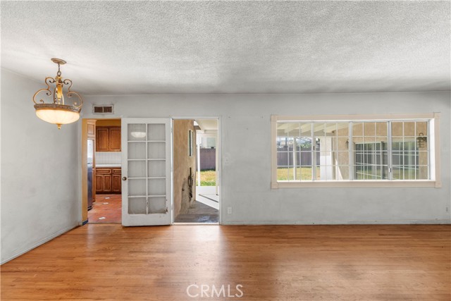 13303 Judah Avenue, Hawthorne CA: https://media.crmls.org/medias/1dd09041-fb32-4e6e-835e-35fdcce9cda4.jpg