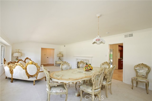 Detail Gallery Image 8 of 51 For 9122 Gainford St, Downey,  CA 90240 - 5 Beds | 4 Baths