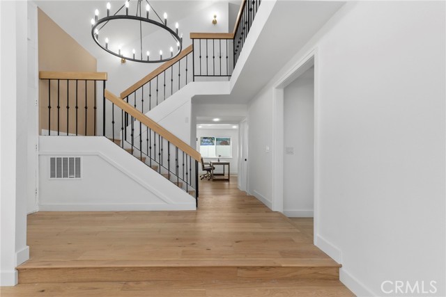 Detail Gallery Image 2 of 32 For 1781 E Warrenton, Anaheim,  CA 92805 - 5 Beds | 3/1 Baths