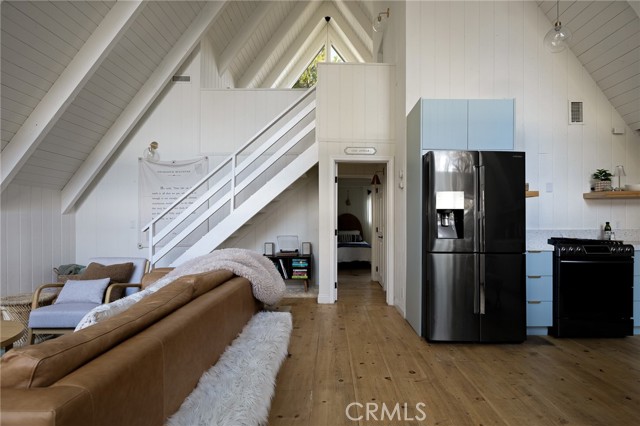 Detail Gallery Image 16 of 51 For 987 Tirol Ln, Lake Arrowhead,  CA 92352 - 3 Beds | 2 Baths