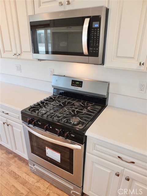 402 Avenue E, Redondo Beach, California 90277, 3 Bedrooms Bedrooms, ,2 BathroomsBathrooms,Residential,Sold,Avenue E,SB21162961