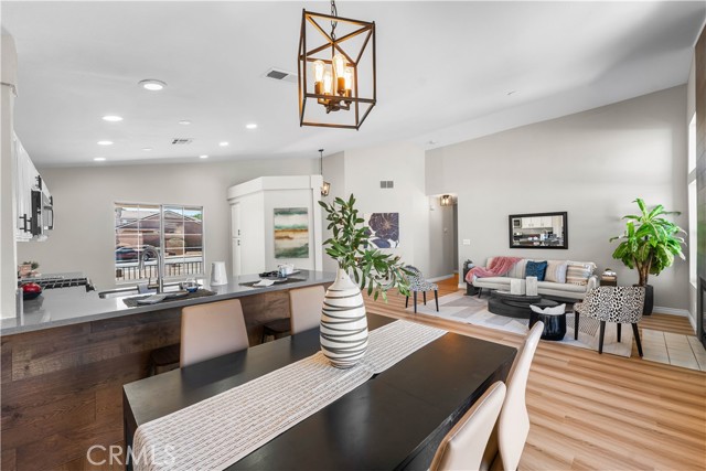 37011 Zinnia Street, Palmdale CA: https://media.crmls.org/medias/1dd44d1b-6a87-4ae6-831b-b35a321cfa2e.jpg