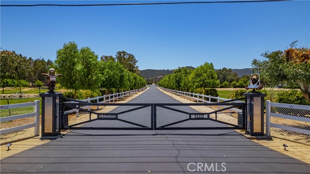 Detail Gallery Image 16 of 75 For 26465 Douglas Ave, Murrieta,  CA 92562 - 6 Beds | 8/5 Baths