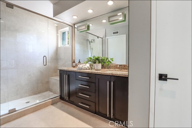 3 Primrose, Aliso Viejo CA: https://media.crmls.org/medias/1dd4fd3b-0a3b-43ea-a9e0-8d997296782f.jpg