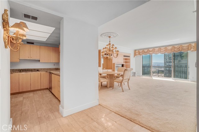 850 E Ocean Boulevard, Long Beach CA: https://media.crmls.org/medias/1dd5d658-8974-4232-9702-b6041bf6b850.jpg