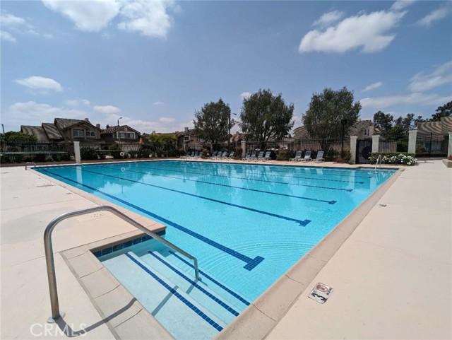 4 Henry, Irvine CA: https://media.crmls.org/medias/1dd5d7cb-72a2-41c3-8f51-275bae8a95f0.jpg