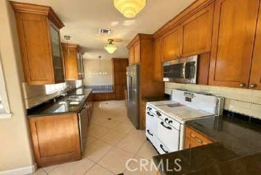 1203 Yale Avenue, Claremont CA: https://media.crmls.org/medias/1dd66ce4-a5a1-4372-9023-f9129803b3af.jpg