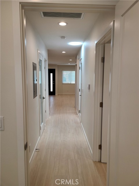 Detail Gallery Image 5 of 10 For 824 S Ponderosa St, Orange,  CA 92866 - 3 Beds | 2 Baths