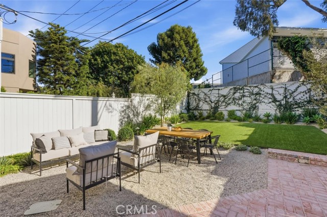 Detail Gallery Image 45 of 52 For 436 1st St, Manhattan Beach,  CA 90266 - 4 Beds | 2/1 Baths