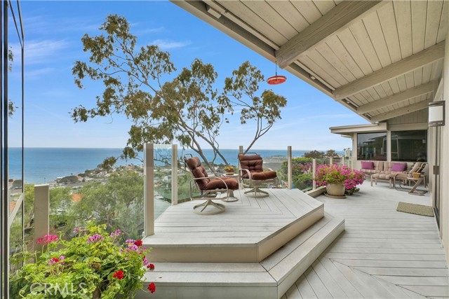 537 Dunnegan Place, Laguna Beach CA: https://media.crmls.org/medias/1dd6fc31-7c8d-432a-bd50-c0a388a468bb.jpg