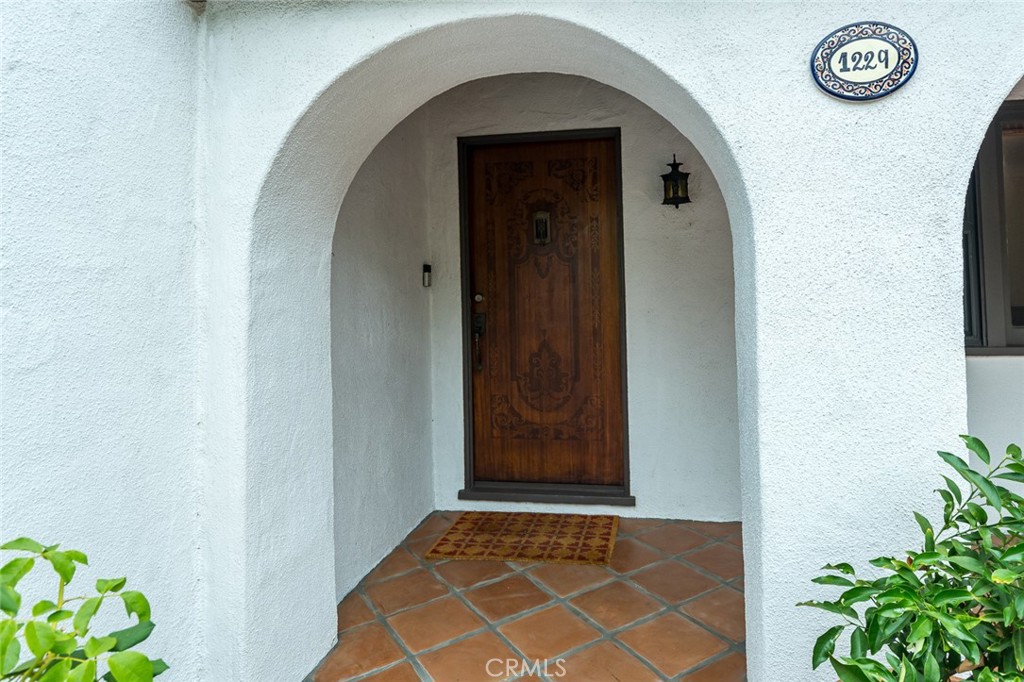 https://media.crmls.org/medias/1dd750d1-ac73-4897-a297-9fc3d387a0a6.jpg?preset=X-Large