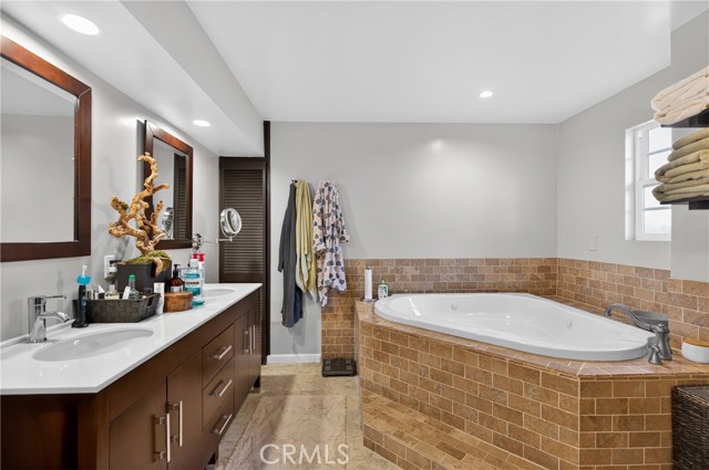 Detail Gallery Image 38 of 75 For 5526 Fulton, Sherman Oaks,  CA 91401 - 3 Beds | 3 Baths