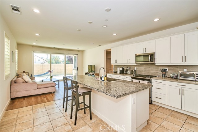 Detail Gallery Image 13 of 37 For 6914 Old Mill Ave, Chino,  CA 91710 - 4 Beds | 3 Baths