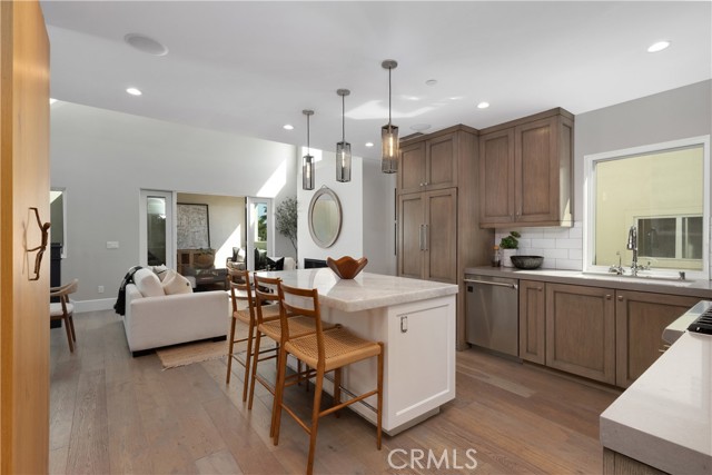 603 1/2 Marguerite Avenue, Corona del Mar CA: https://media.crmls.org/medias/1dd7af96-560c-4975-91f1-48e3ea44014b.jpg