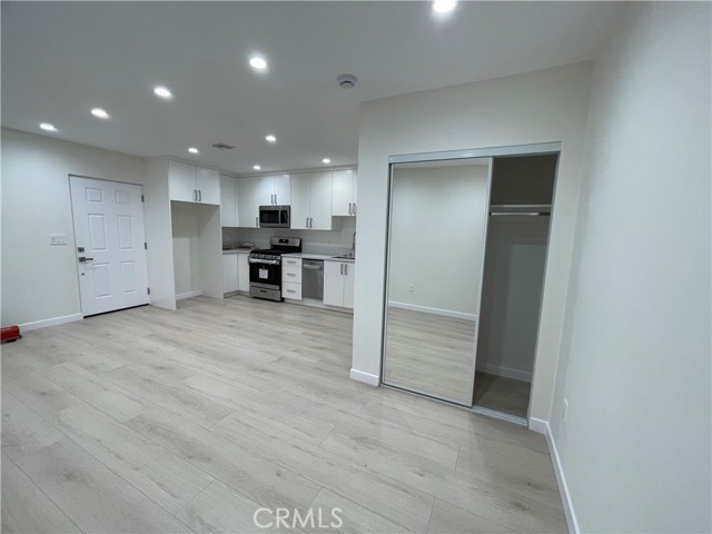 Detail Gallery Image 6 of 9 For 1206 E Harvard St #E,  Glendale,  CA 91205 - 0 Beds | 1 Baths