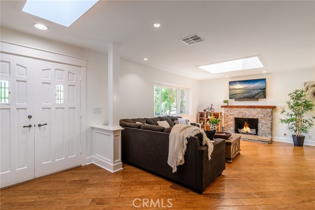 8042 Driftwood Drive, Huntington Beach CA: https://media.crmls.org/medias/1dd8823a-815e-4951-9b1e-624044e4f050.jpg