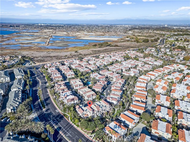 Detail Gallery Image 46 of 52 For 19398 Peachtree Ln, Huntington Beach,  CA 92648 - 2 Beds | 2/1 Baths