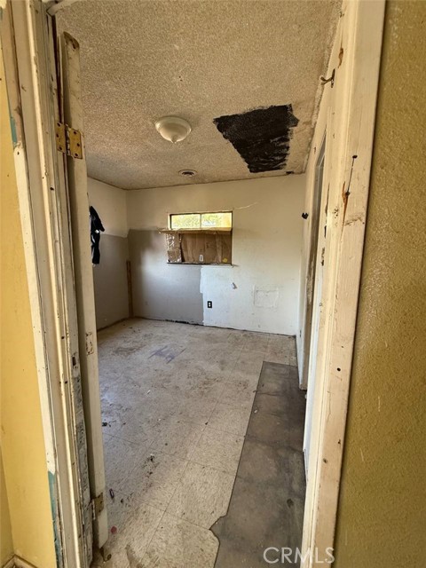 Detail Gallery Image 16 of 29 For 1311 W 1st St, Merced,  CA 95341 - 4 Beds | 2 Baths