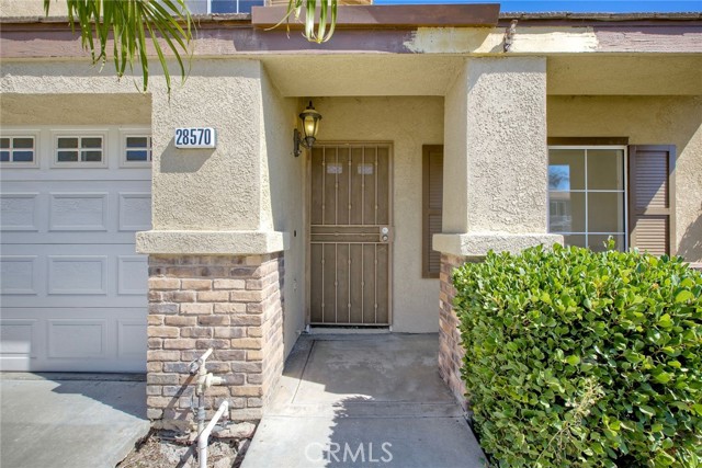28570 Sand Island Way, Menifee CA: https://media.crmls.org/medias/1dd96c25-a333-40f8-ae36-b5bee981f29e.jpg