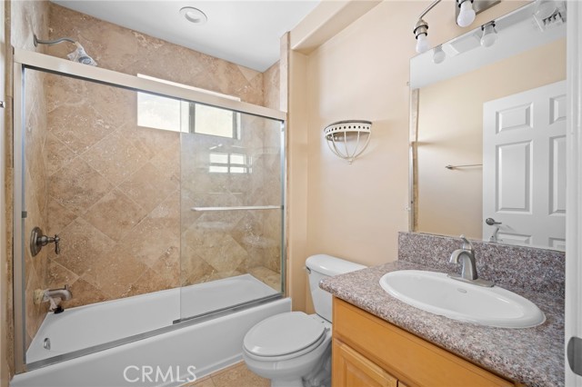 Detail Gallery Image 23 of 31 For 10118 Fernglen #1,  Tujunga,  CA 91042 - 3 Beds | 2/1 Baths