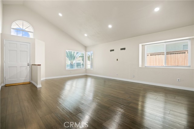 13006 August Circle, Riverside CA: https://media.crmls.org/medias/1ddb8c01-2e79-4a22-b1aa-c5d9b87e8e5e.jpg