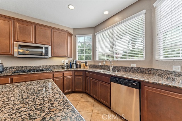 Detail Gallery Image 15 of 48 For 14391 Settlers Ridge Ct, Corona,  CA 92880 - 5 Beds | 4 Baths