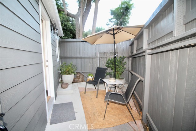 Detail Gallery Image 2 of 9 For 1034 N Beverly Glen Bld, Los Angeles,  CA 90077 - 0 Beds | 1 Baths