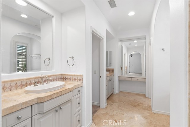 34 Tall Hedge, Irvine CA: https://media.crmls.org/medias/1ddc7747-66c0-4f1f-afe5-49370f2ee13a.jpg