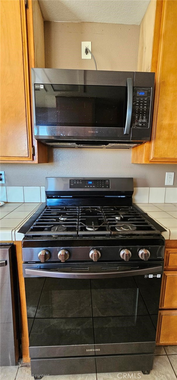 15638 Burwood, Victorville CA: https://media.crmls.org/medias/1ddc7fa6-35d7-4516-b6df-6ca40d1d6e46.jpg