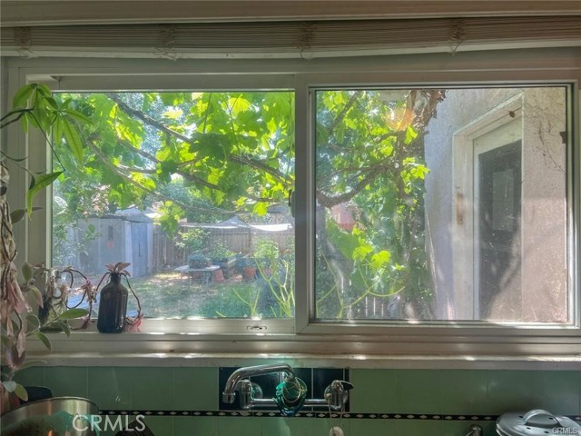 5919 - 5921 Cantaloupe Avenue, Valley Glen CA: https://media.crmls.org/medias/1ddd8b51-d2d0-407a-9555-725064a99a08.jpg