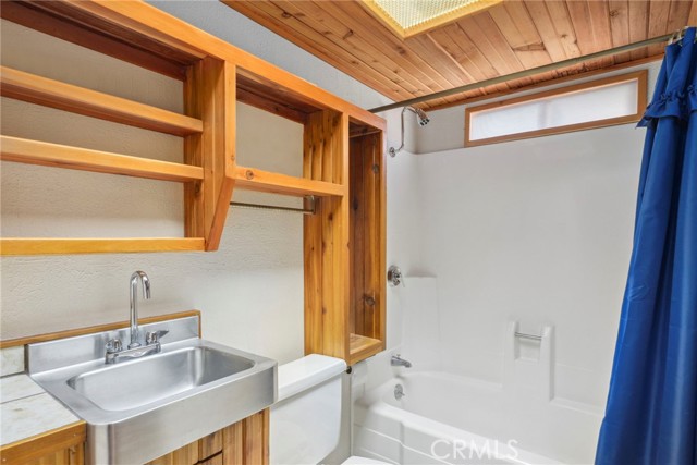 Detail Gallery Image 16 of 21 For 24837 Logan Creek Rd, Idyllwild,  CA 92549 - 2 Beds | 1/1 Baths