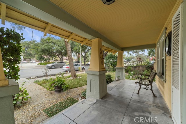 Detail Gallery Image 4 of 32 For 316 E Foothill Bld, Glendora,  CA 91741 - 3 Beds | 2 Baths