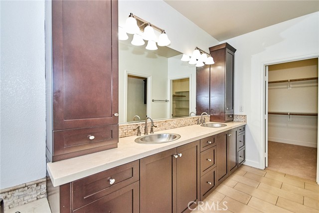 Detail Gallery Image 13 of 30 For 15 Vantis Dr, Aliso Viejo,  CA 92656 - 2 Beds | 2/2 Baths