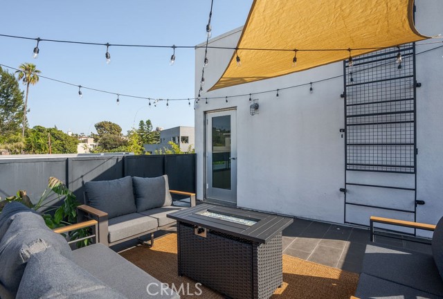 4111 W Sunset Boulevard, Los Angeles CA: https://media.crmls.org/medias/1ddec35d-d99b-4b0c-b26a-01ed15b9e6c5.jpg