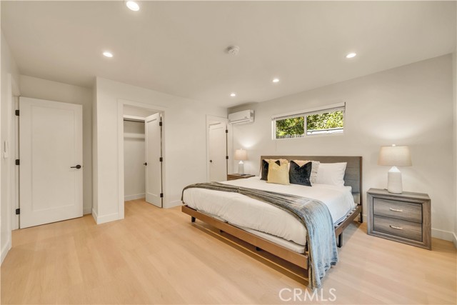 6 Bed Home for Sale in Van Nuys, California
