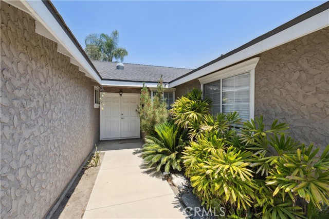 18627 Arminta Street, Reseda CA: https://media.crmls.org/medias/1de33015-8daa-4598-8627-a6239c6467aa.jpg