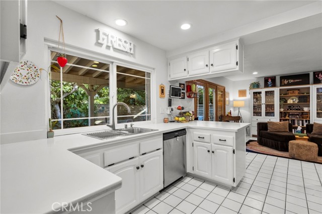 Detail Gallery Image 18 of 40 For 27547 Saffron, Saugus,  CA 91350 - 4 Beds | 3 Baths