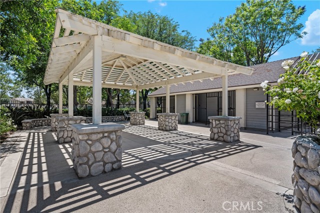 3639 Country Oaks Loop, Ontario CA: https://media.crmls.org/medias/1de3a819-3c78-447e-9413-050df223aa08.jpg