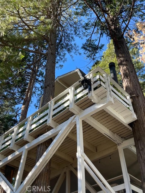565 Rose Lane, Twin Peaks CA: https://media.crmls.org/medias/1de3b11b-ee11-45de-80a3-36adee868d62.jpg