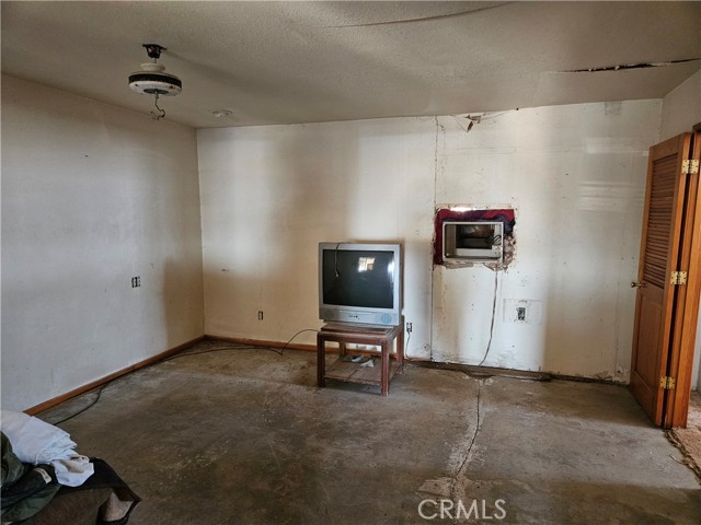 Detail Gallery Image 5 of 16 For 5451 Kuhns Rd, Twentynine Palms,  CA 92277 - 1 Beds | 1 Baths