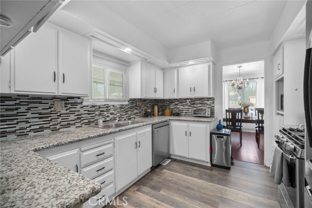 Detail Gallery Image 12 of 33 For 5800 Hamner #416,  Corona,  CA 91752 - 3 Beds | 3 Baths