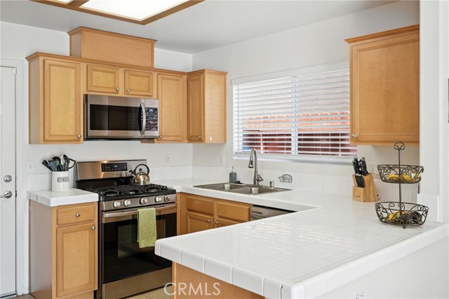 Detail Gallery Image 12 of 57 For 8554 Burnet Ave #144,  North Hills,  CA 91343 - 3 Beds | 3 Baths