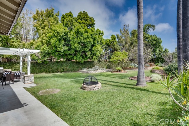 Detail Gallery Image 32 of 56 For 6561 Sabbicas Cir, Huntington Beach,  CA 92647 - 4 Beds | 3 Baths