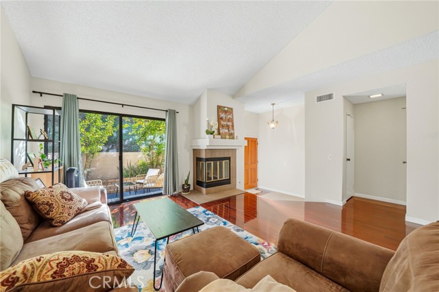 Detail Gallery Image 5 of 23 For 10 Deerpath, Pomona,  CA 91766 - 2 Beds | 2 Baths