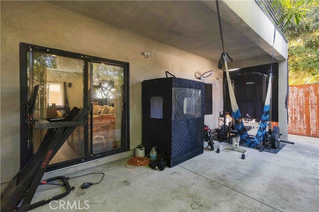 8633 Zelzah photo 22