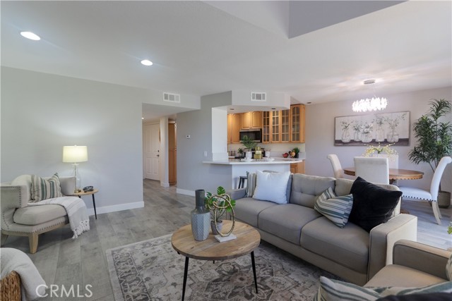 Detail Gallery Image 18 of 40 For 302 San Nicholas, Laguna Beach,  CA 92651 - 2 Beds | 2/1 Baths