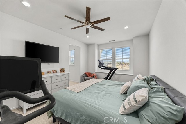 Detail Gallery Image 17 of 39 For 16025 Main St, Chino,  CA 91708 - 3 Beds | 2/1 Baths